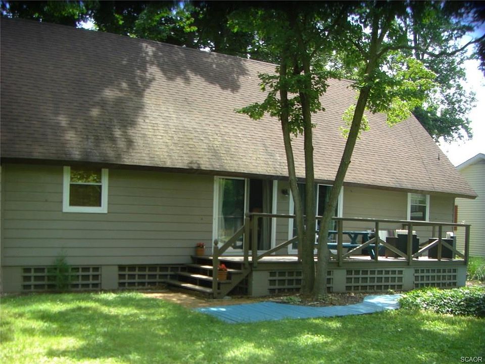 1st image of 33996 Woodland Cir