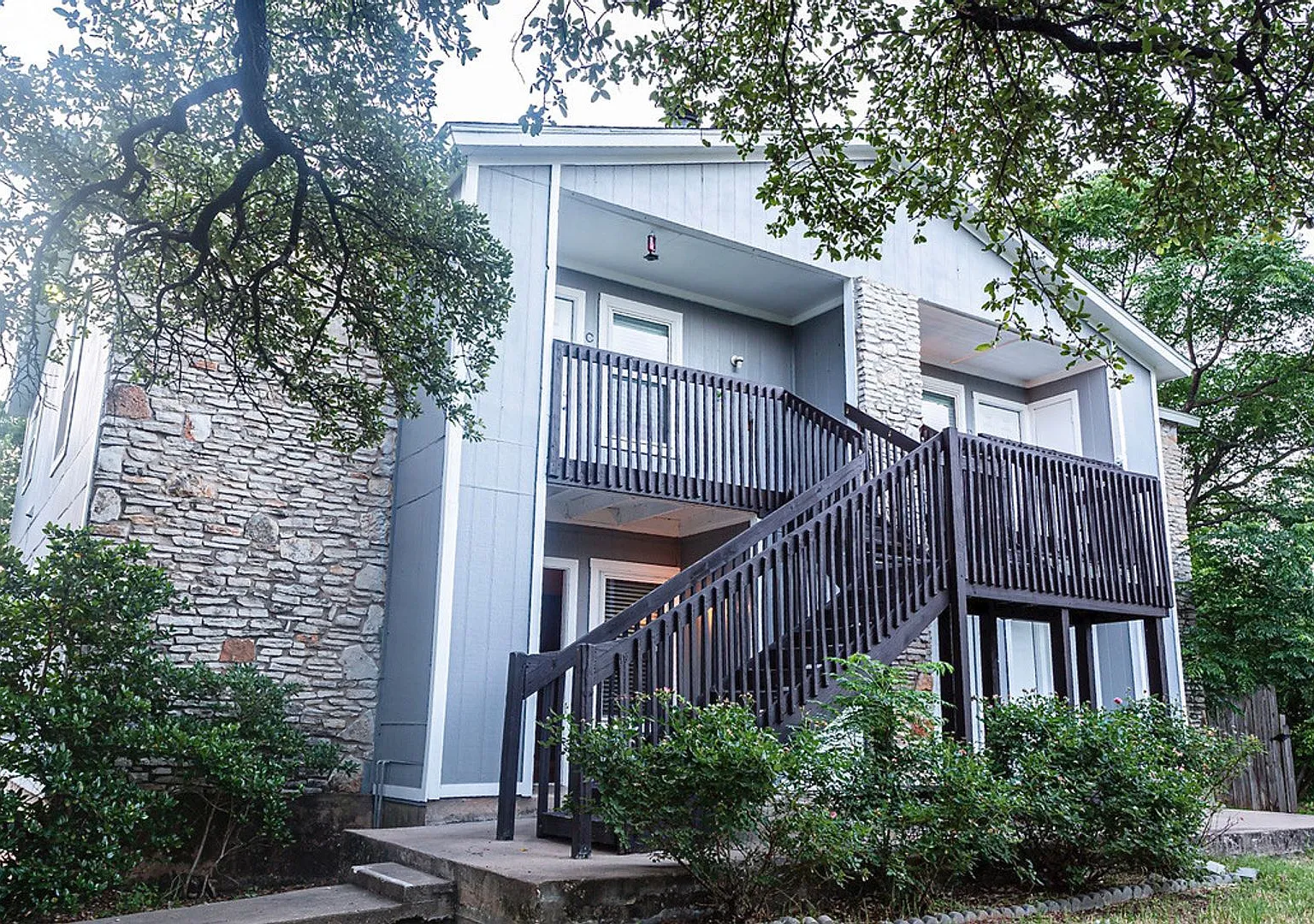 Cozy Living: 2 Bedroom / 1 Bathroom with Fireplace in Austin! — Photo 1