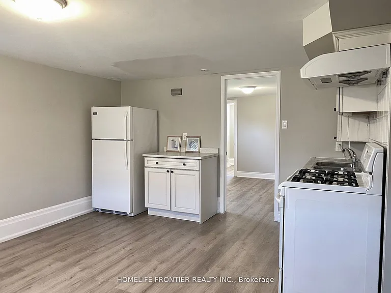 63 Lockerbie Ave #C — Photo 11
