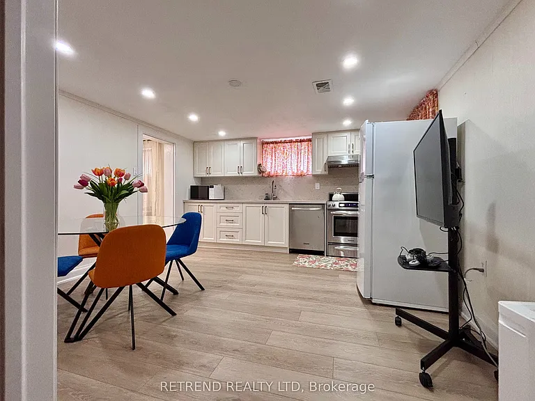 260 Ranee Ave #LOWER — Photo 3