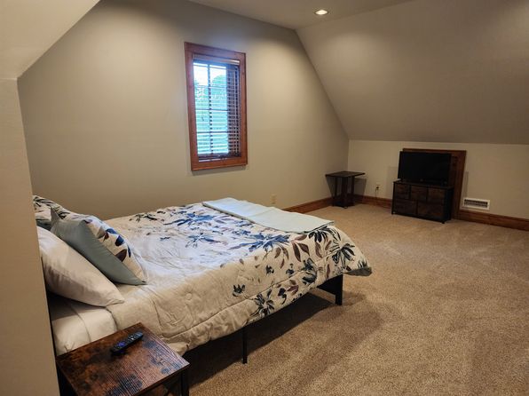 202 Creekside Farm Rd