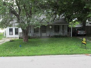 702 Zumwalt Ave, Grandview, MO 64030