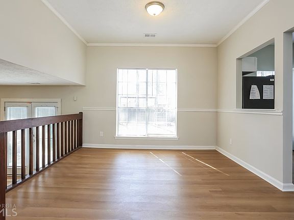 3rd image of 6580 Eastbriar Dr