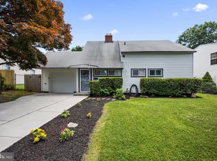 9233 Wooden Bridge Rd, Philadelphia, PA 19114