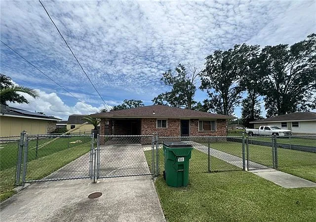 3 bed, 1.5 bath, 1160 sqft, $1,700 — Photo 3
