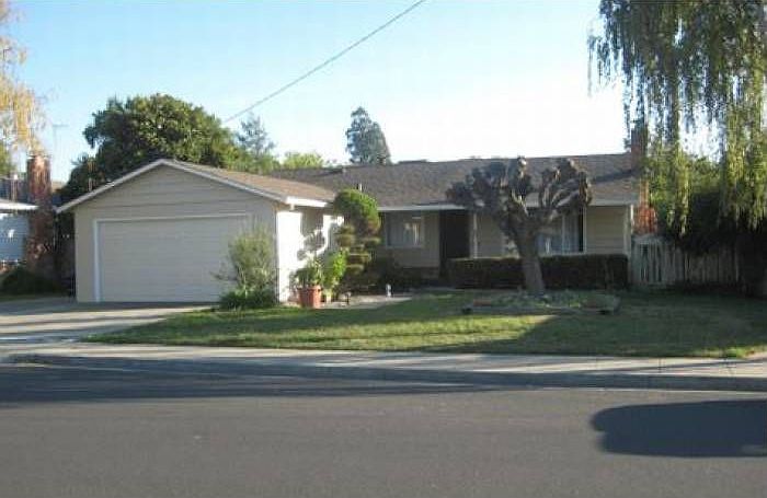 3953 Santa Clara Way