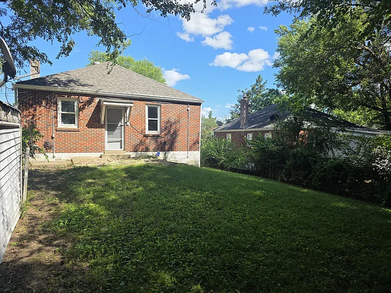 5411 Fletcher St — Photo 11