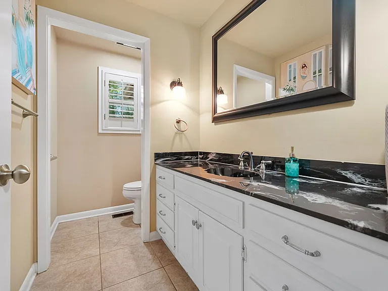 112 Leigh Cir — Photo 15