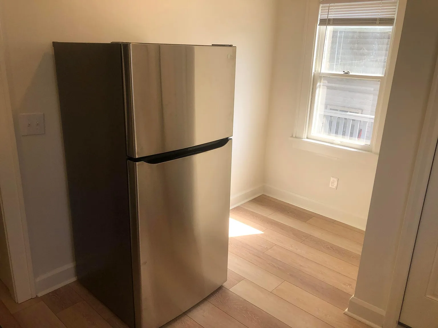 3 bed, 1250 sqft, $1,950 — Photo 3