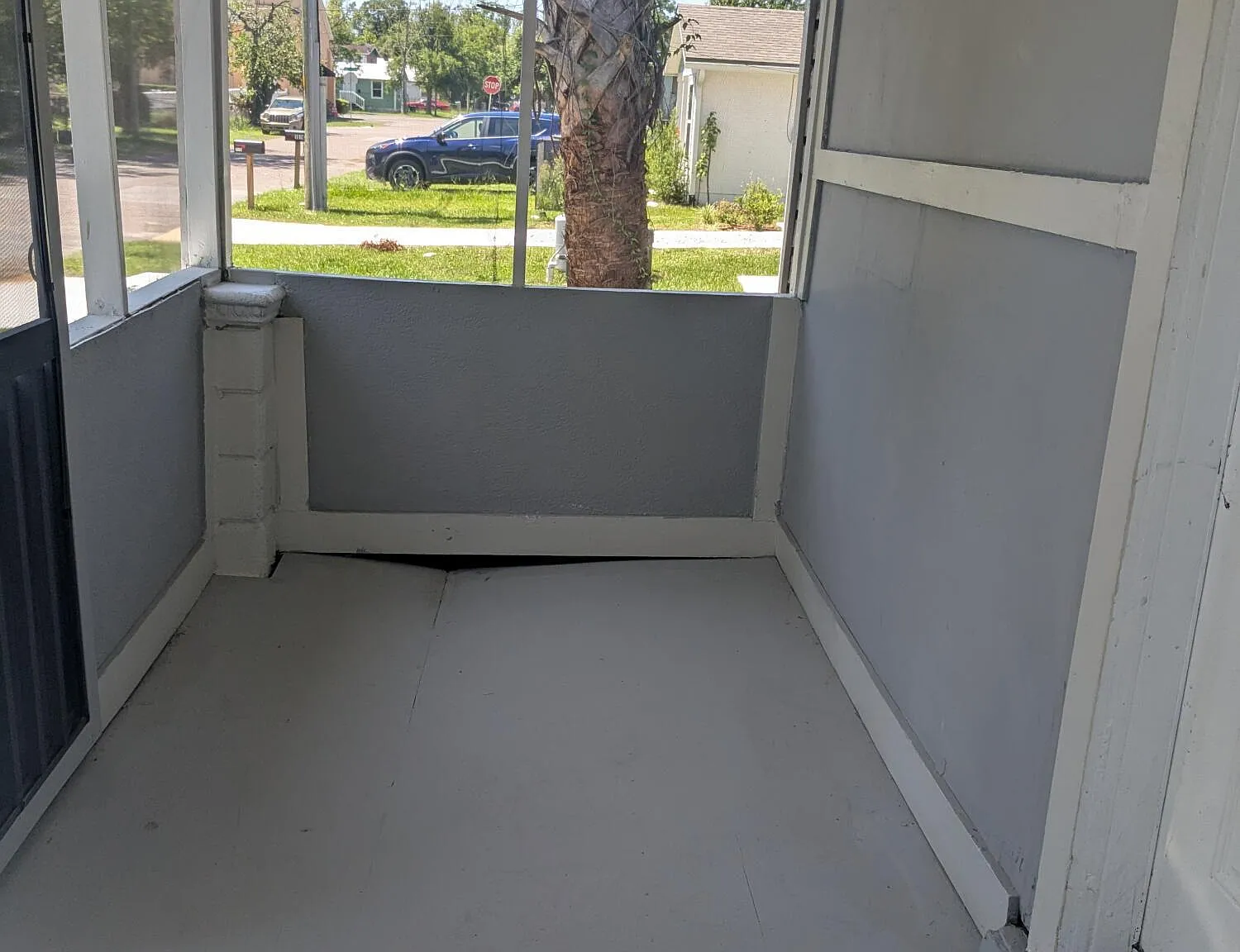 3 bed, 1.0 bath, 861 sqft, $900 — Photo 2
