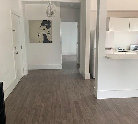 4th image of 940 8th St #11