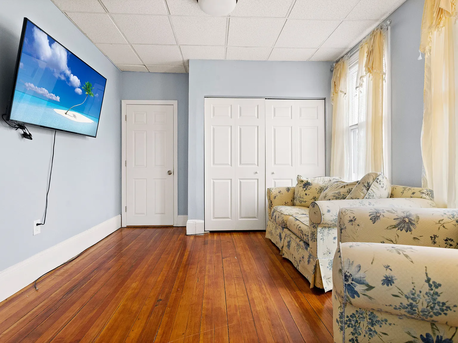 2 bed, 900 sqft, $2,450 — Photo 3