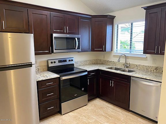 5th image of 2442 Seabury Pl N