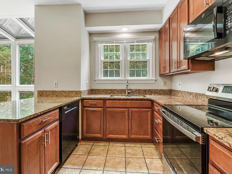 9700 Whitley Park Pl #Townhouse 19 — Photo 11