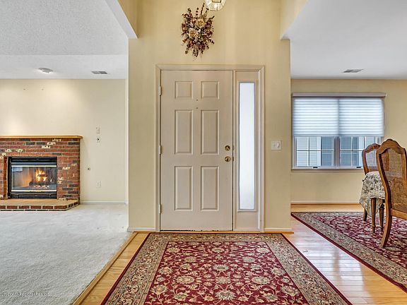 2nd image of 2320 N Chanticleer Ct