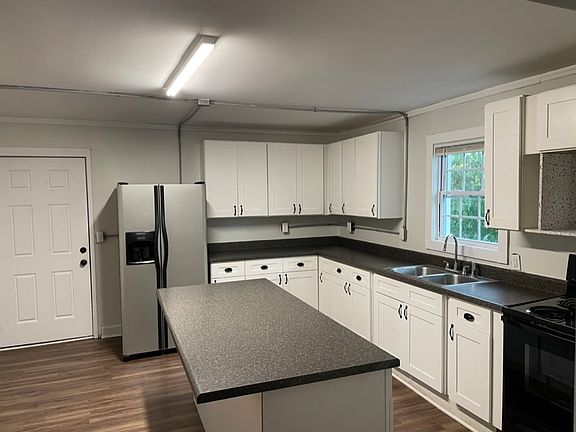 2nd image of 601A Elder St #A