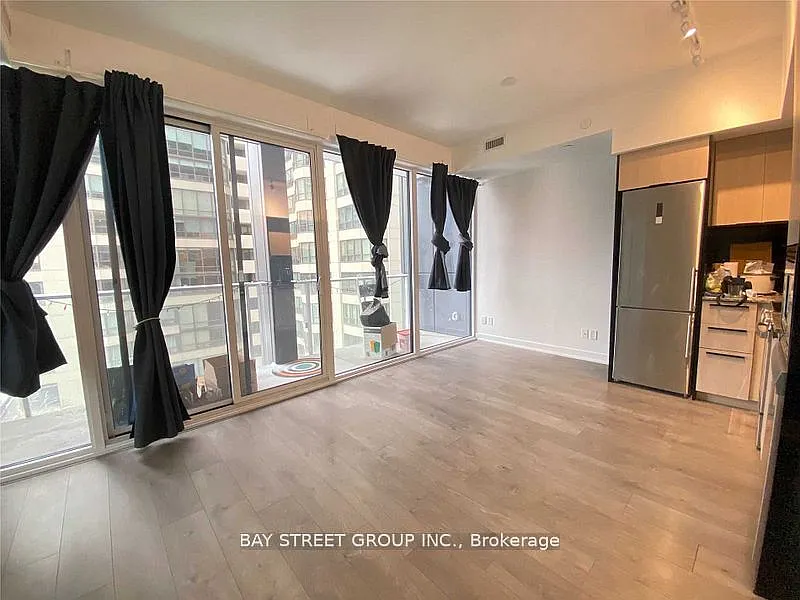 Building Photo - 18 Maitland Ter #506