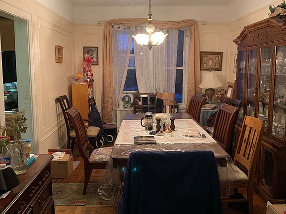 4th image of 4411 Avenue