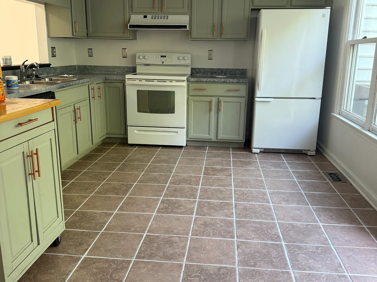 3 bed, 1832 sqft, $1,900 — Photo 3
