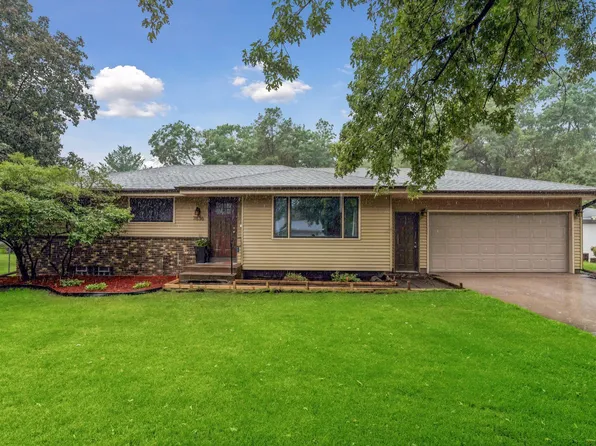 7836 Woodlawn Dr, Mounds View, MN 55112