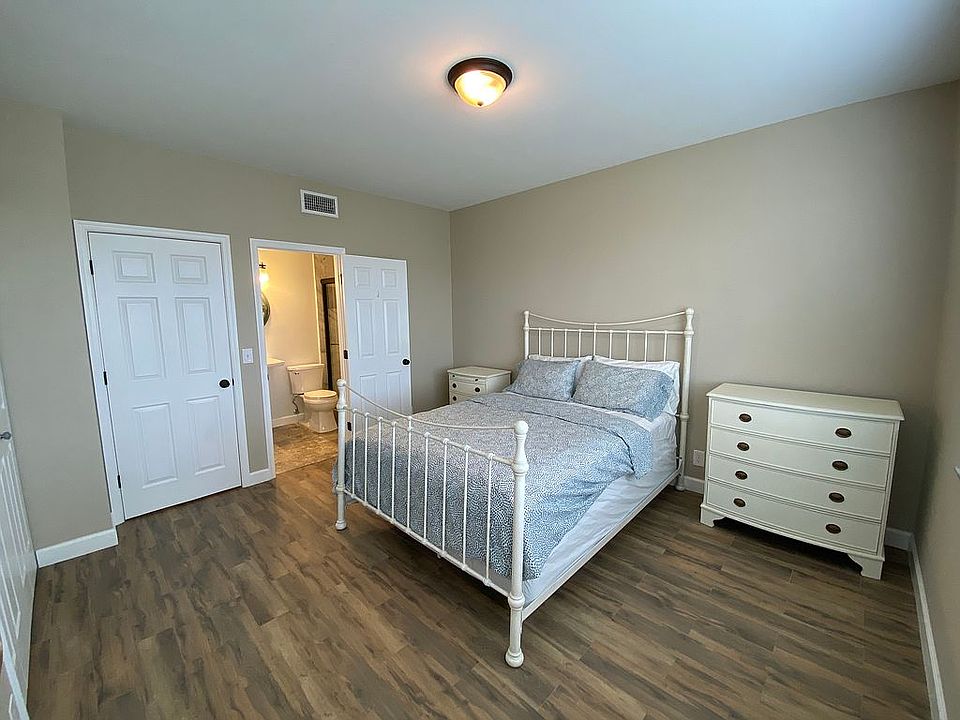 1st image of 16683 Hemingway Dr #16683