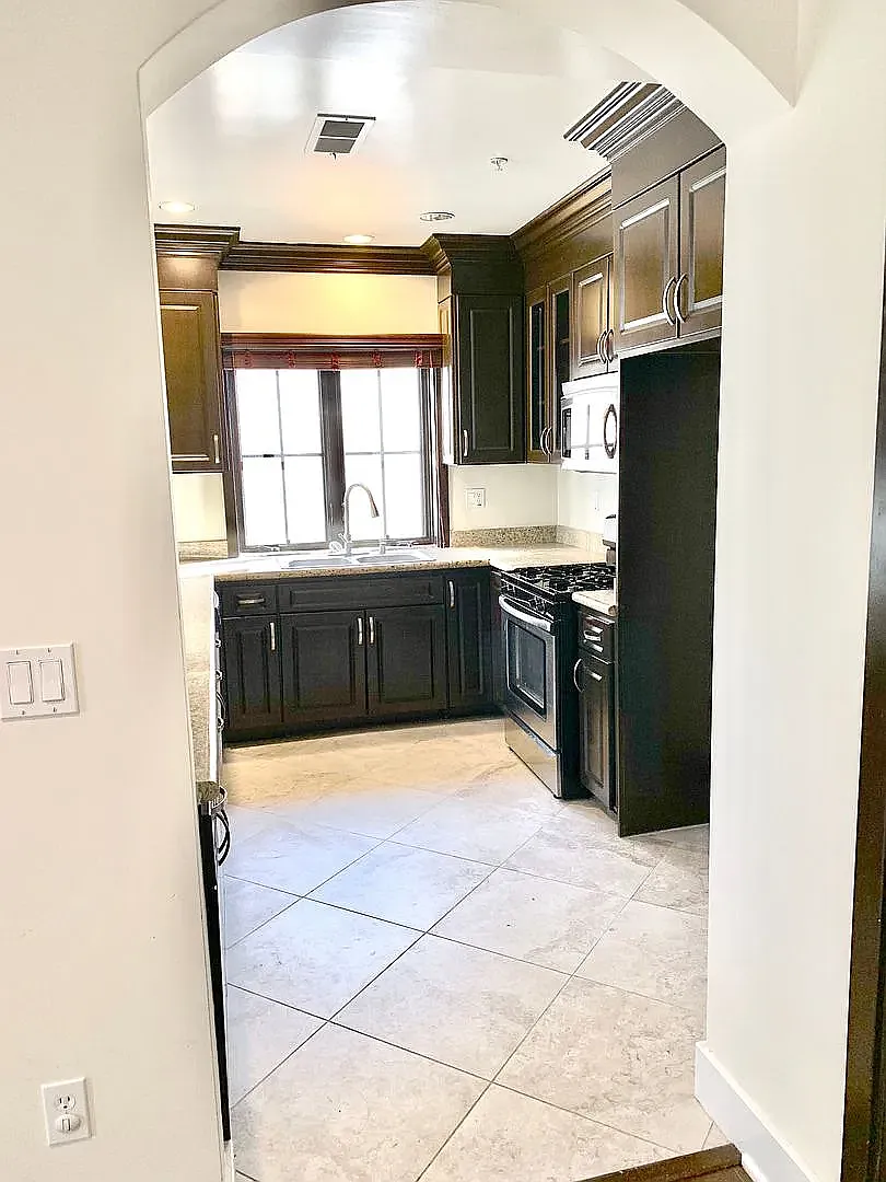 Building Photo - 1415 Greenfield Ave #101