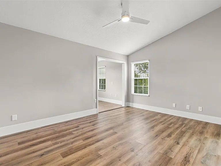 11462 Commercial St — Photo 25