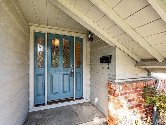 2nd image of 2445 Melbrook Way