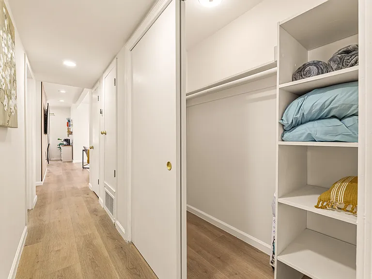 1105 W Berkeley Ct — Photo 8