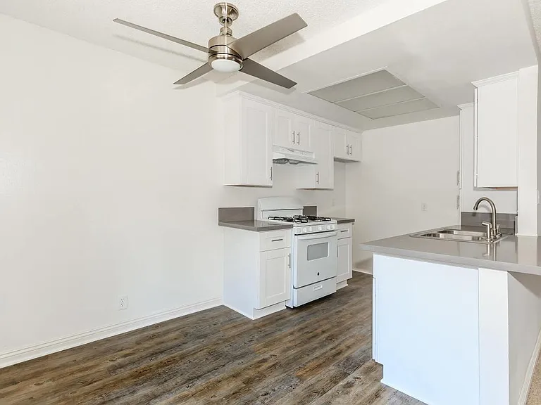 Woodglen Apartment Homes — Photo 59