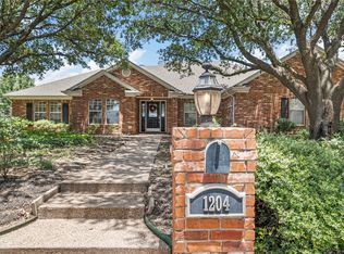 1204 Darbyton Dr, Hewitt, TX 76643
