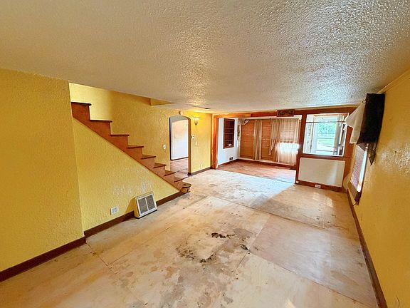 3rd image of 105 E 12th St