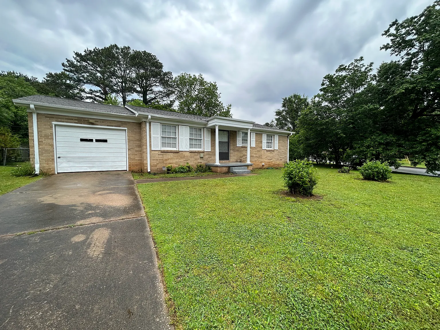 Large Corner Lot! — Photo 2