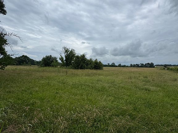 2nd image of 2524 Boss Rd