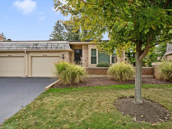 19W067 Avenue Normandy S, Oak Brook, IL 60523