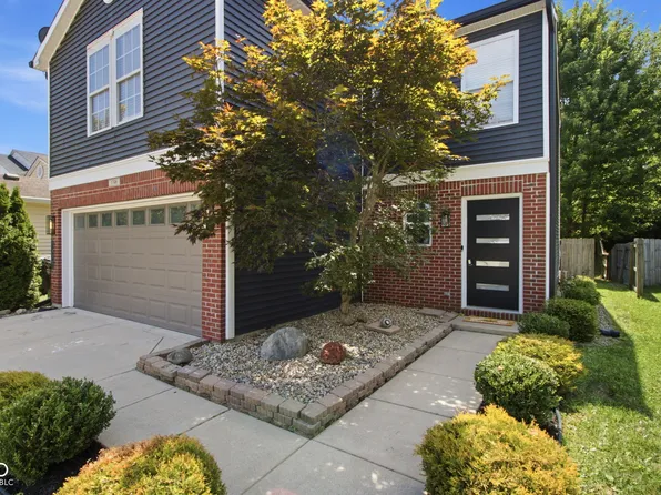 1748 Feather Reed Ln, Greenwood, IN 46143