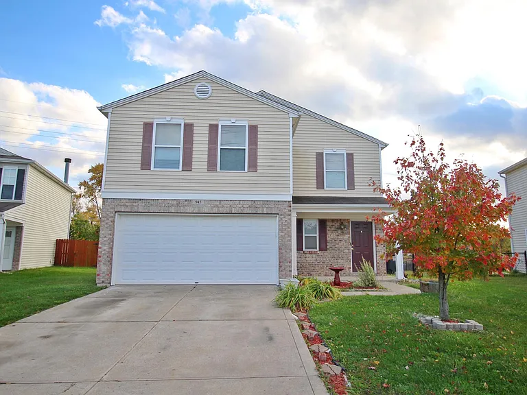 945 Shenandoah Way — Photo 2