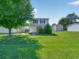 2824 Roundtree Dr, Troy, MI 48083