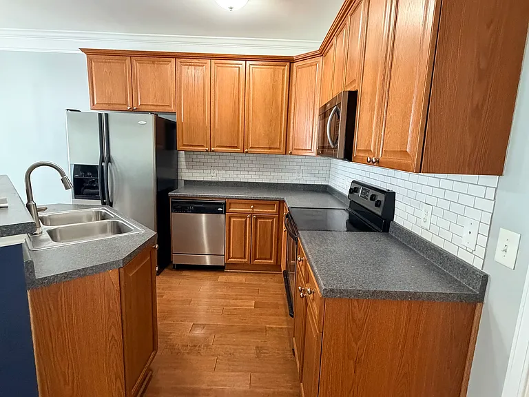 7031 Sunnywood Dr — Photo 5