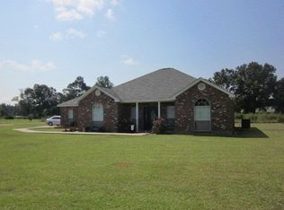 27 Shaded Ln, Carriere, MS 39426
