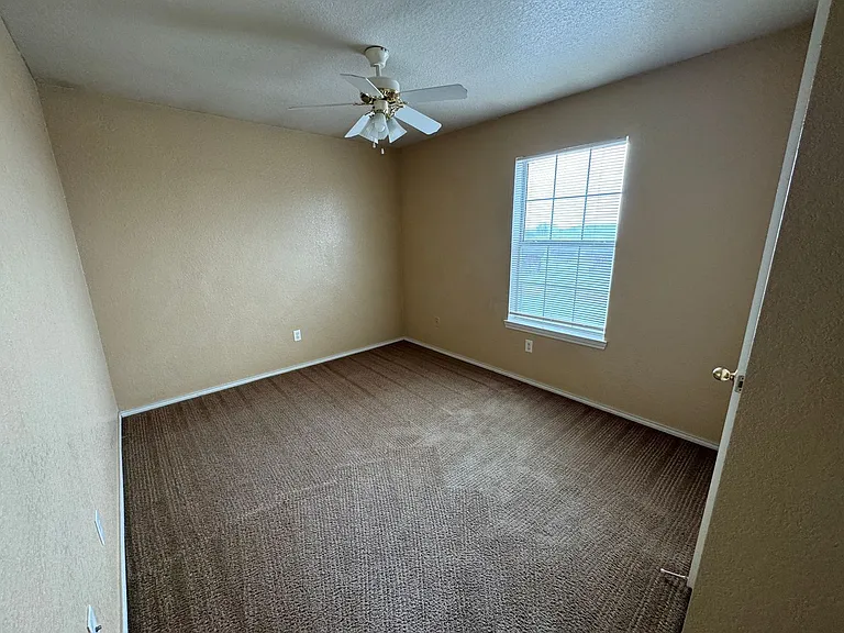 3203 Toledo Dr — Photo 8