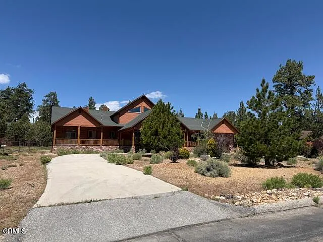 4 bed, 3.5 bath, 4068 sqft, $5,350 — Photo 1