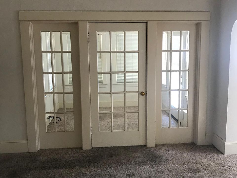 2nd image of 307 W 10th St