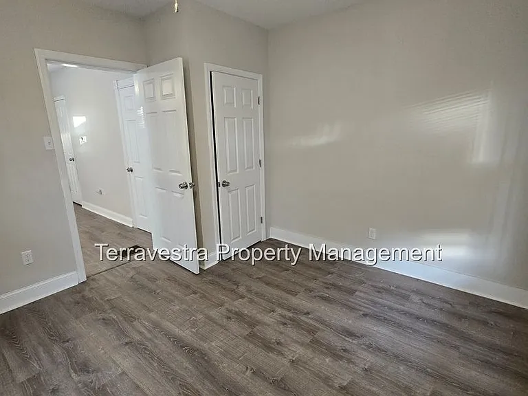 321-323 South 5th Street — Photo 11