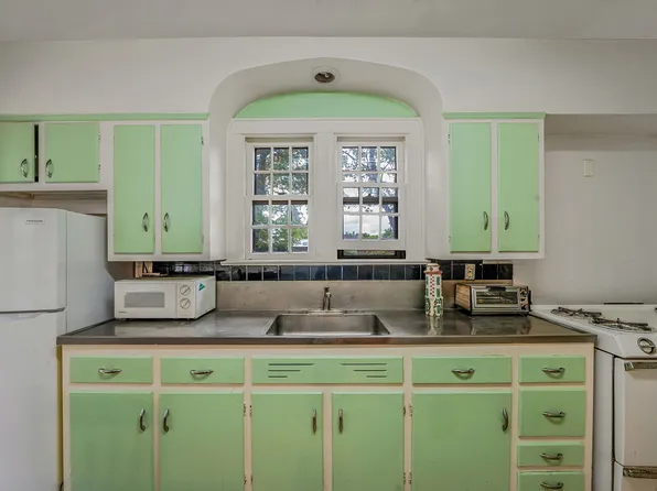 60-14 60th Avenue image 14 of 26