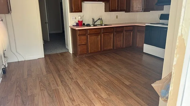 560 Walnut St — Photo 16