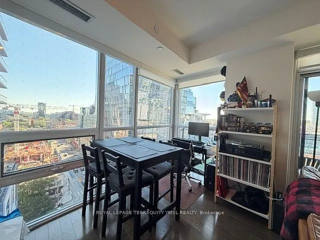 Axiom Condominium — Photo 4
