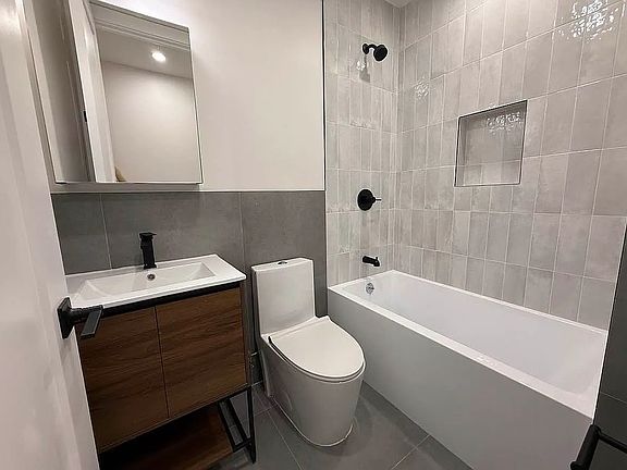 4th image of 2324 Bedford Ave #1B