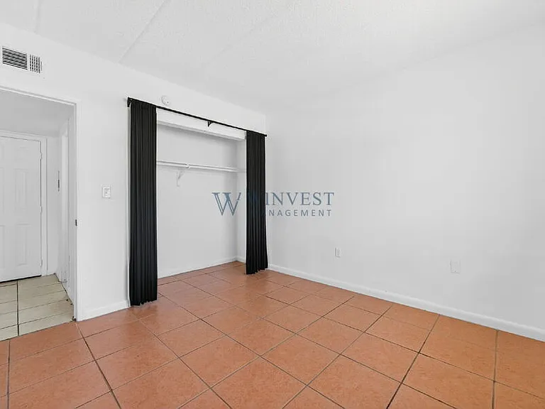 Presidential View Apartments — Photo 18