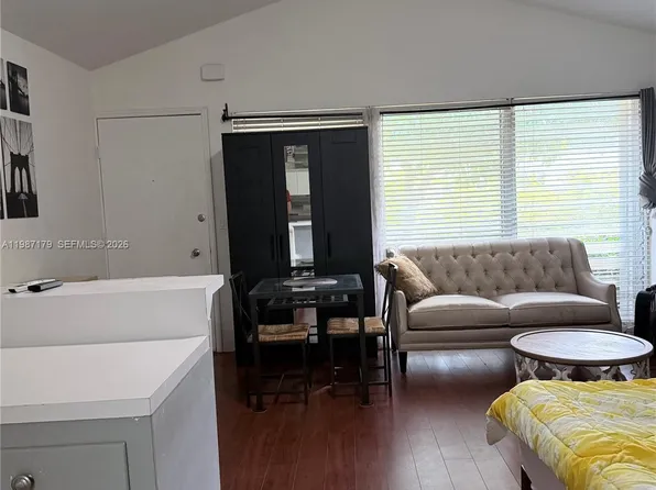 2633 NE 32nd St #A, Fort Lauderdale, FL 33306